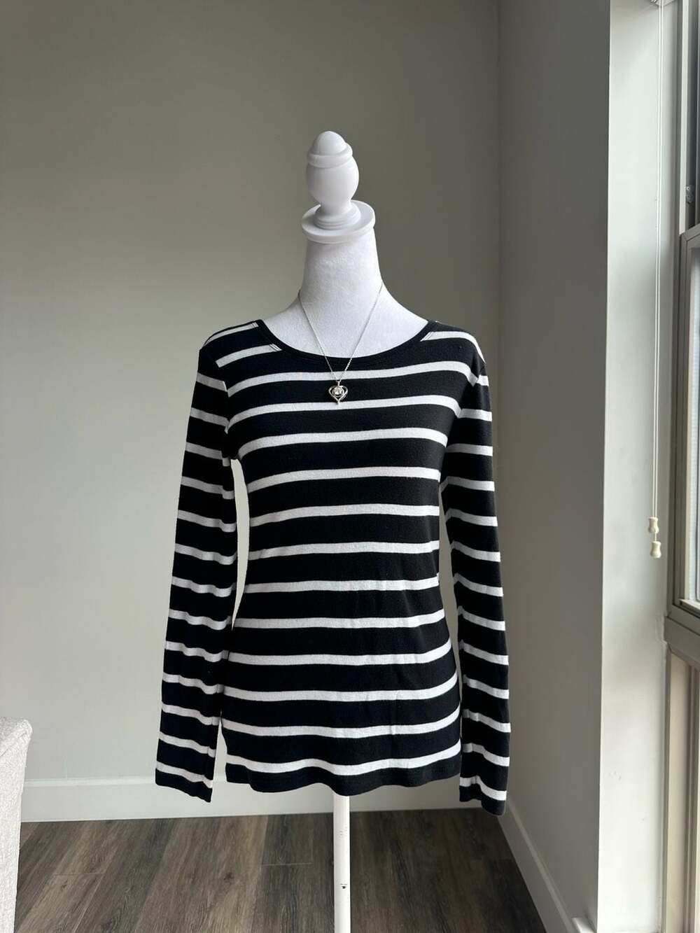 Old Navy Black White Striped Long Sleeve Ribbed Top Size Medium